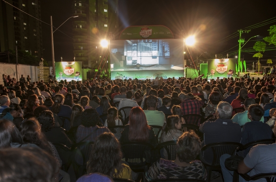 Cine Família na Praça recebe mais de 1.800 pessoas na cidade de Araxá